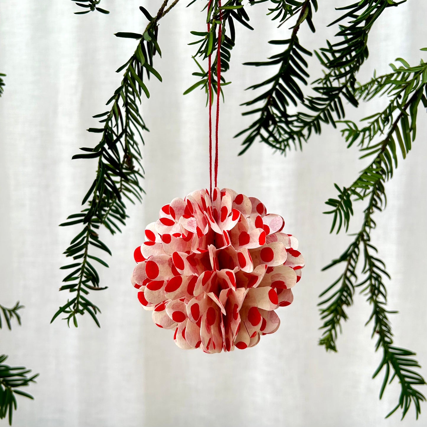 Honeycomb Flower Ornament - Red