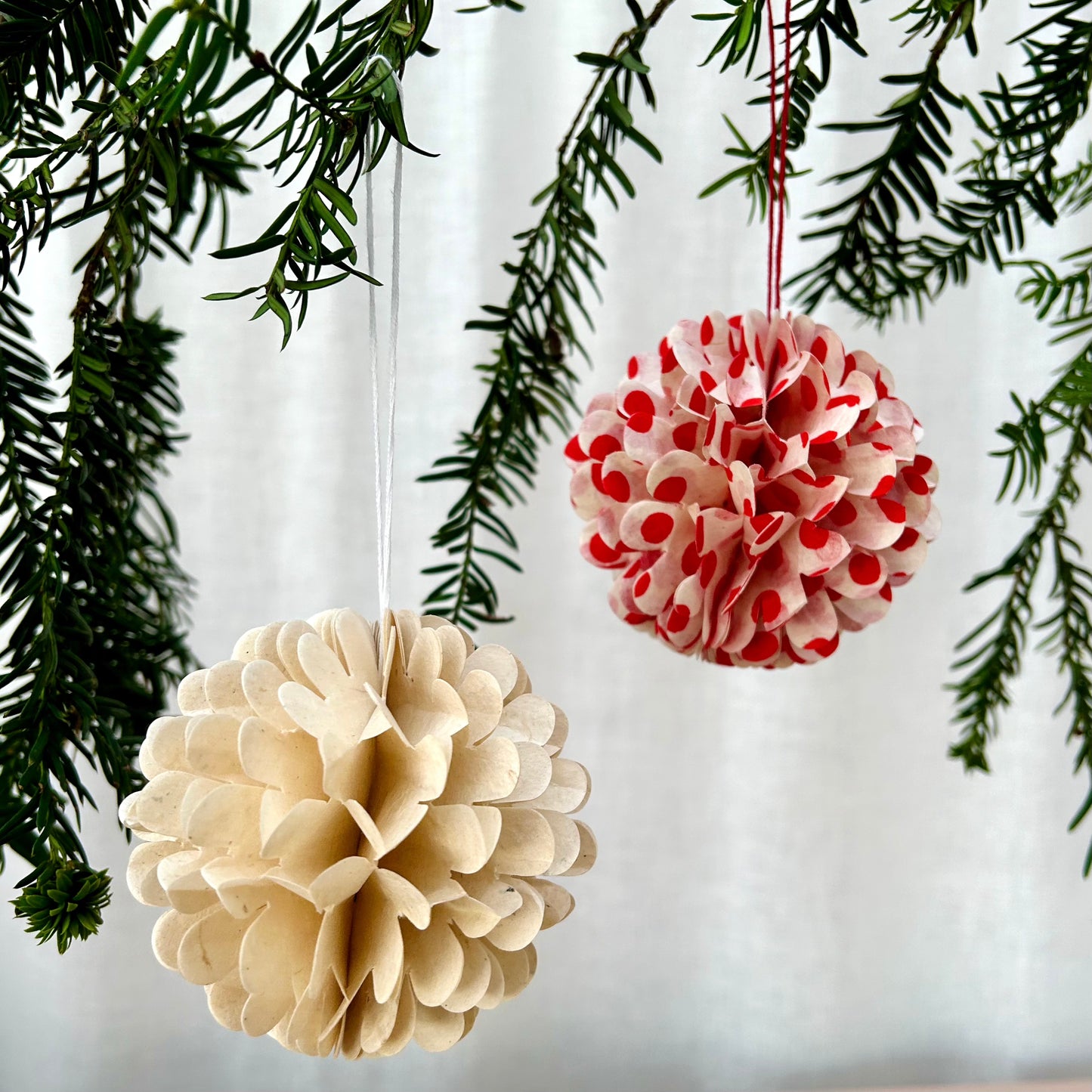 Honeycomb Flower Ornament - Red