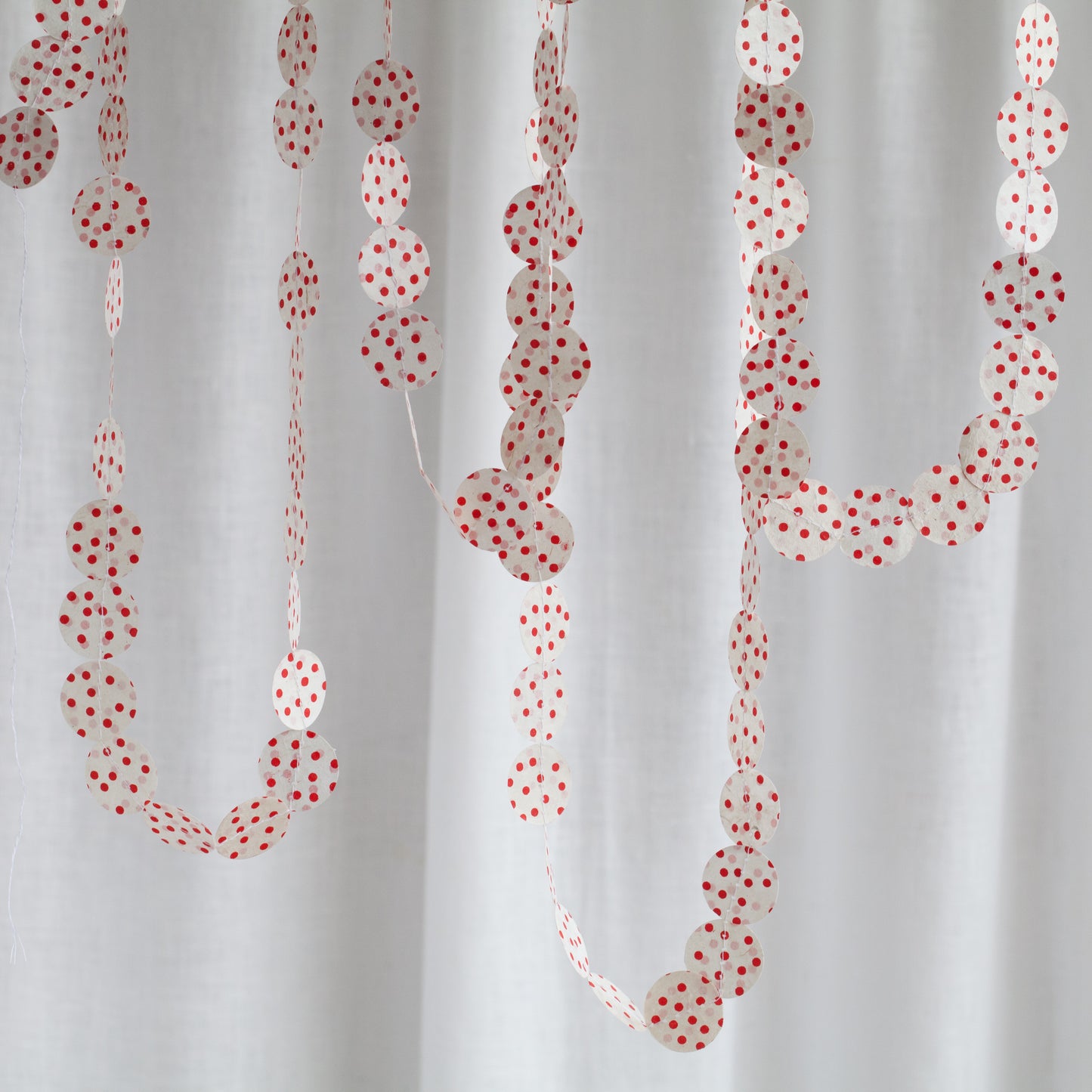 Dot Paper Garland - White/Red